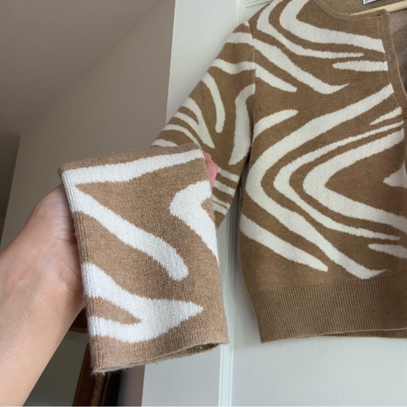 Cardigan - Picture 3 of 4